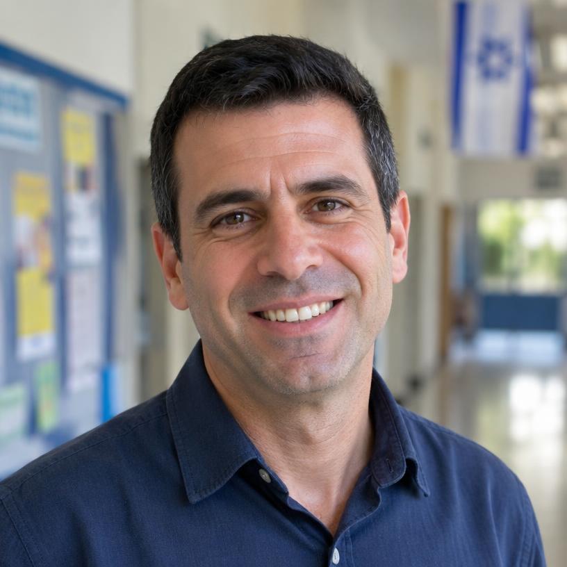 ממליץ/ה מ